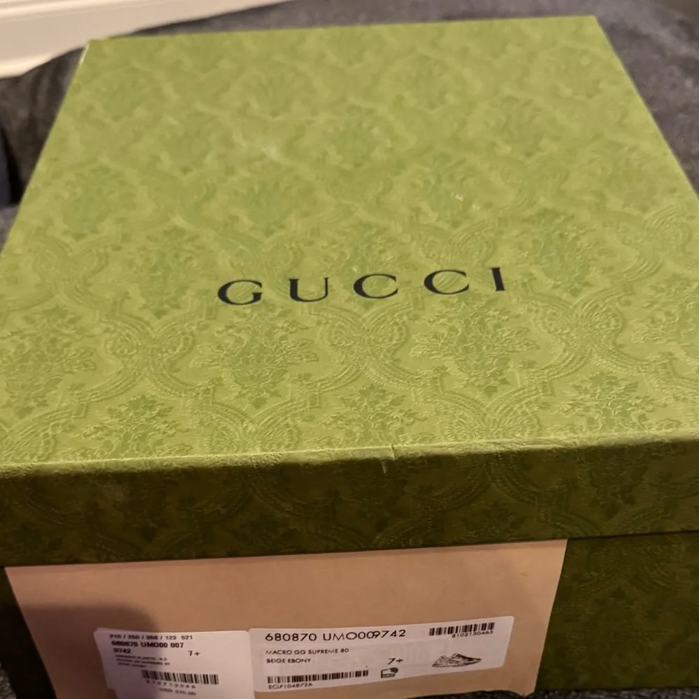 Gucci Men's Beige and Off-White Logo Sneakers - Picture 2 of 7